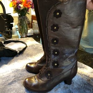 Spring step brown dress boots. Fits like 8 1/2